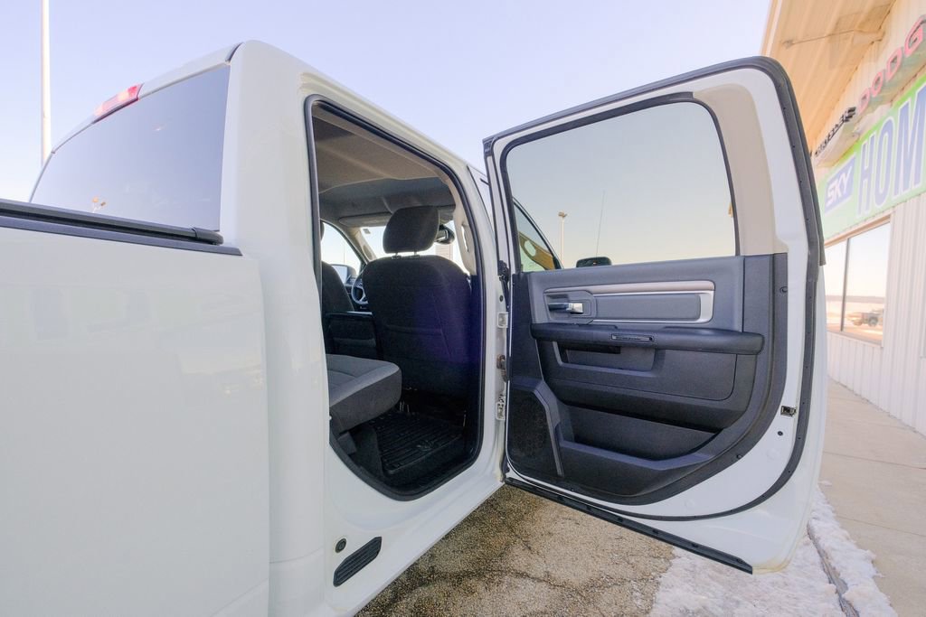 Used 2023 RAM 1500 Classic SLT w/ Electronics Group image 17