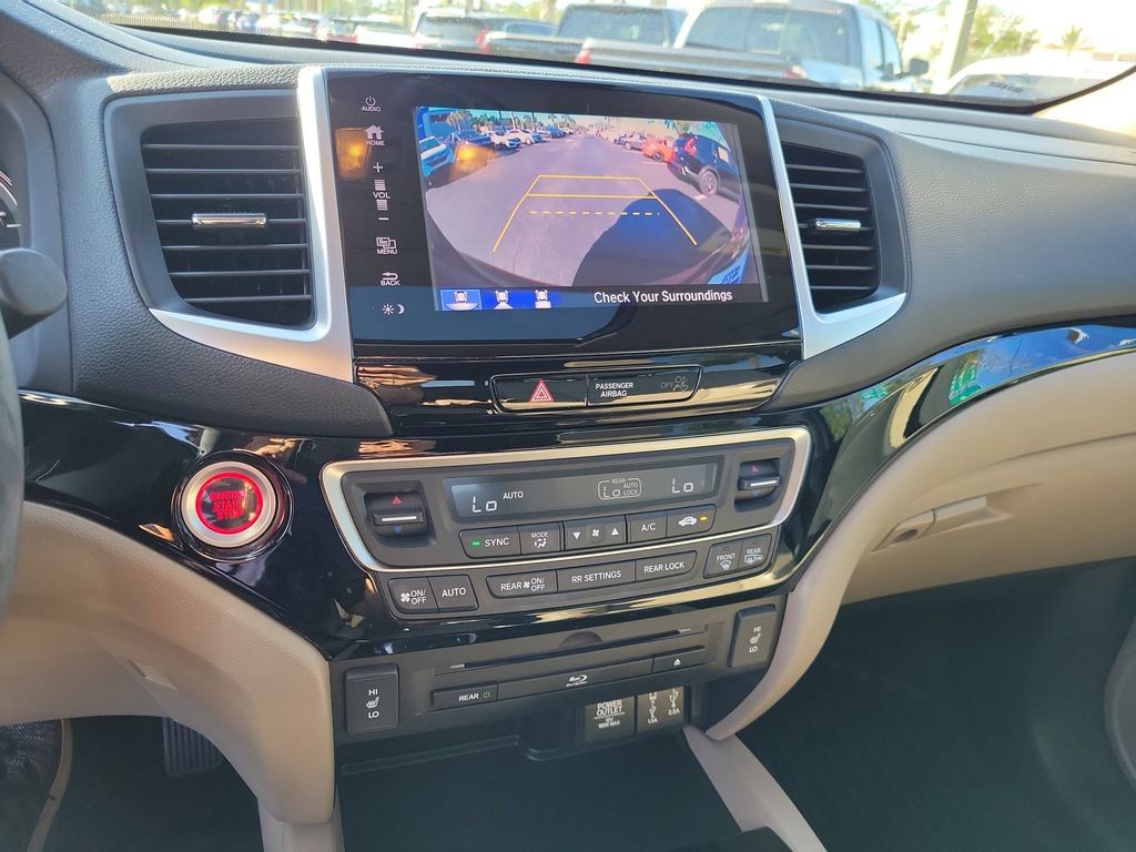 Certified 2018 Honda Pilot Touring image 34