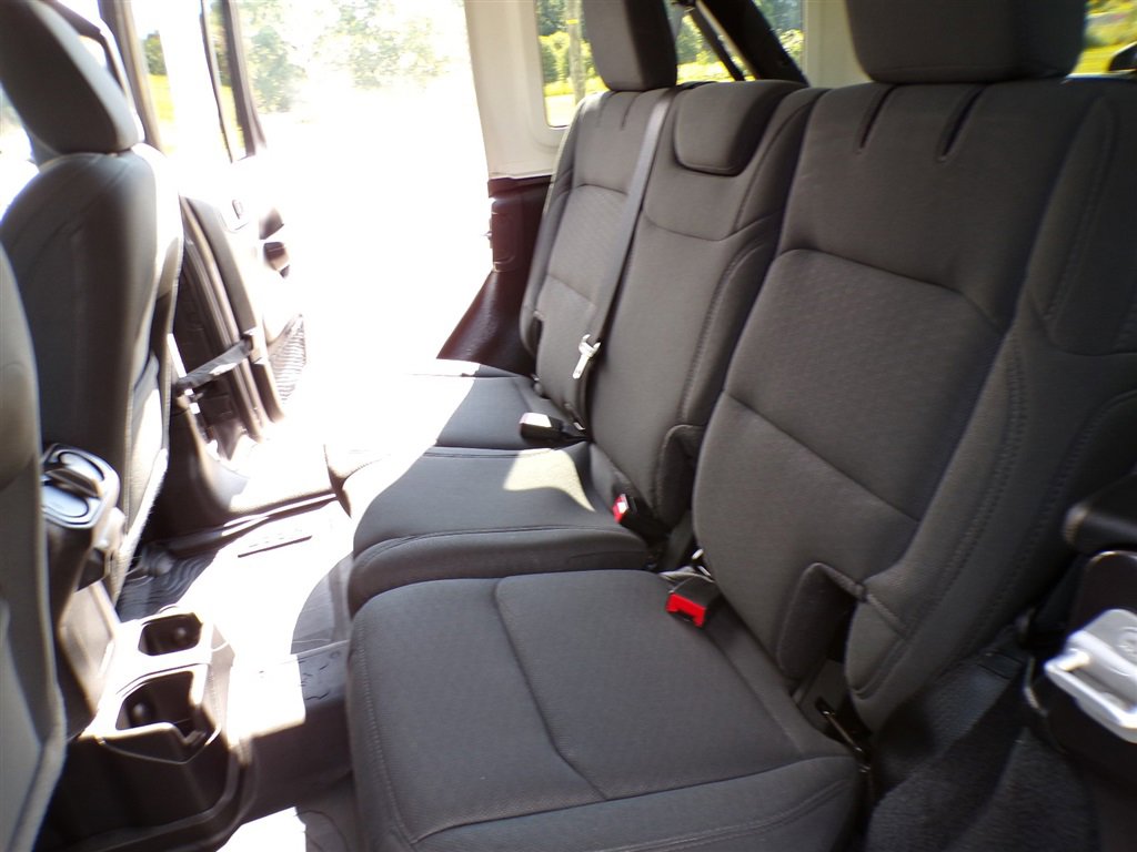 Used 2020 Jeep Wrangler Unlimited Sport image 26