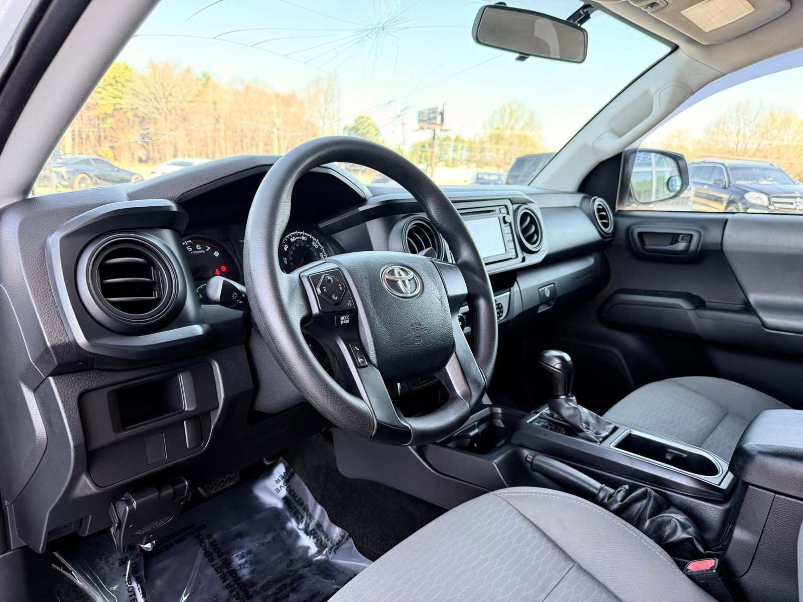 Used 2017 Toyota Tacoma SR image 18