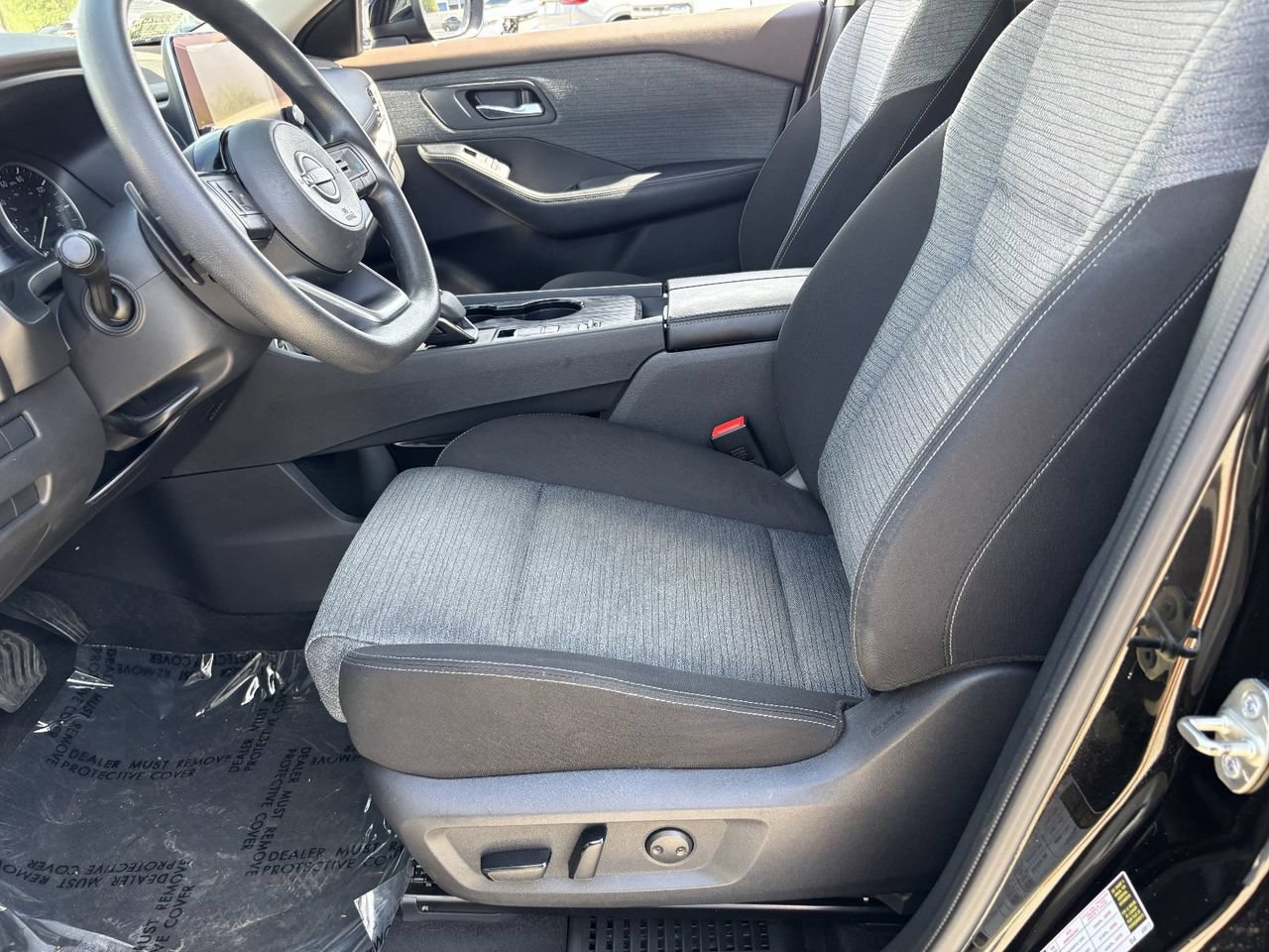 Used 2023 Nissan Rogue SV FWD image 17