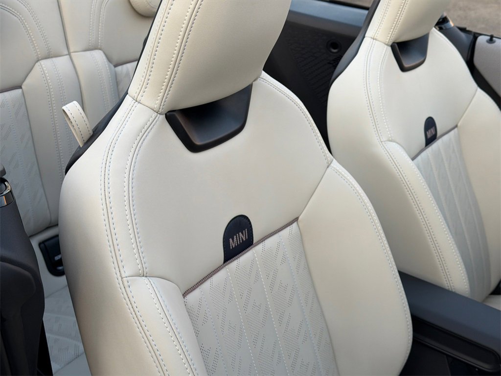 Used 2025 MINI Cooper S image 13