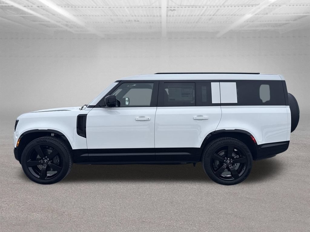 Used 2025 Land Rover Defender 130 X-Dynamic SE AWD/4WD image 2