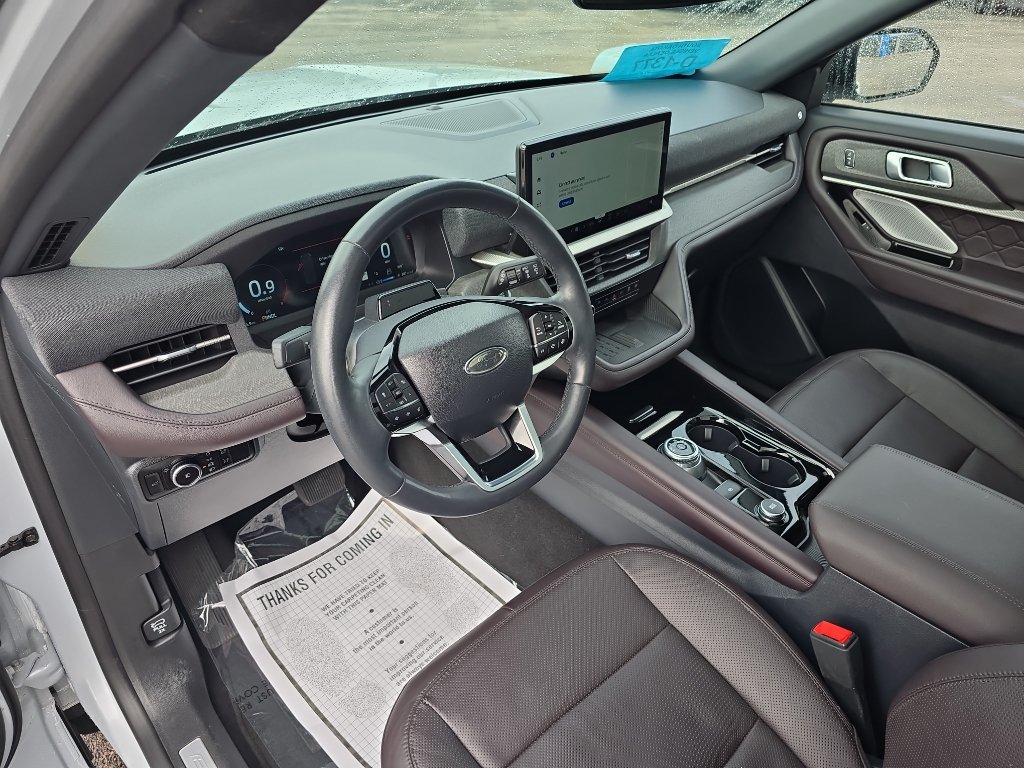 Used 2025 Ford Explorer Platinum w/ LUX Leather Package AWD/4WD image 10