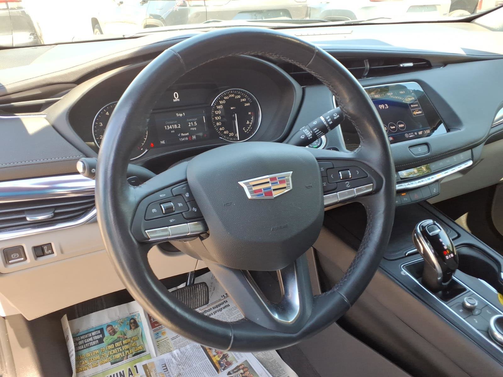 Used 2023 Cadillac XT4 Luxury w/ LPO, ONYX Package AWD/4WD image 5