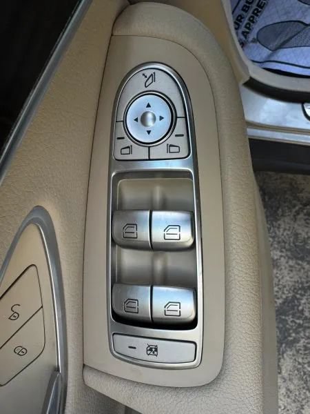 Used 2022 Mercedes-Benz GLC 300 w/ Premium Package Lite image 42