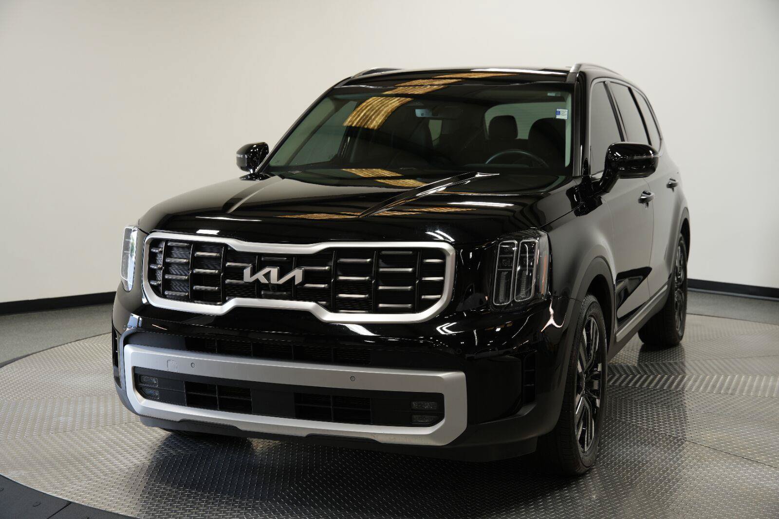 Used 2025 Kia Telluride SX AWD/4WD image 4