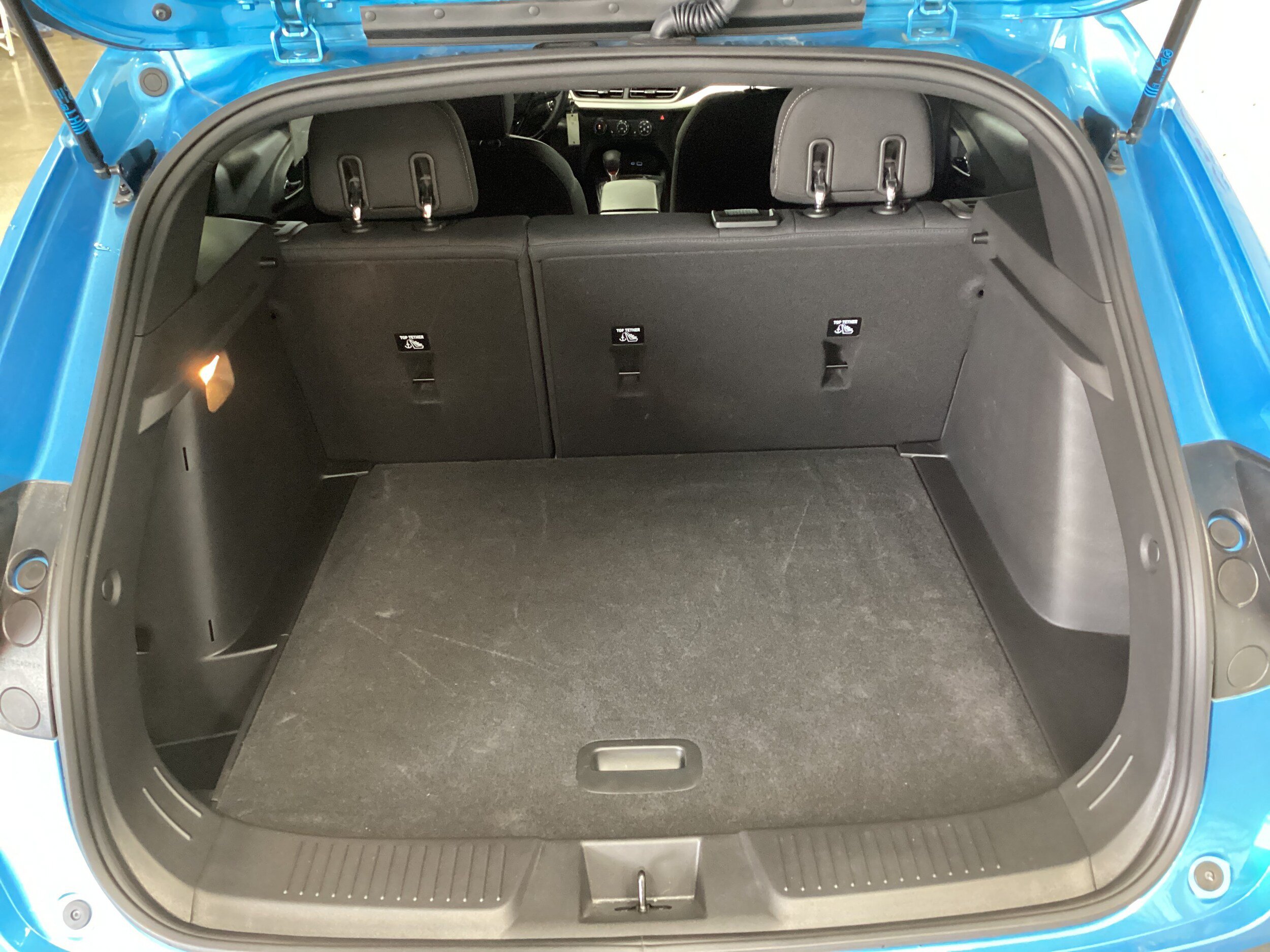 Used 2025 Chevrolet Trax RS FWD image 5