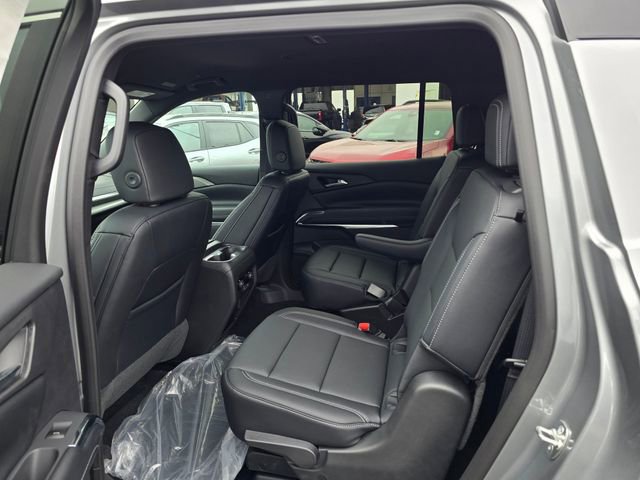 New 2025 Chevrolet Traverse LT w/ LPO, Illumination Package image 18