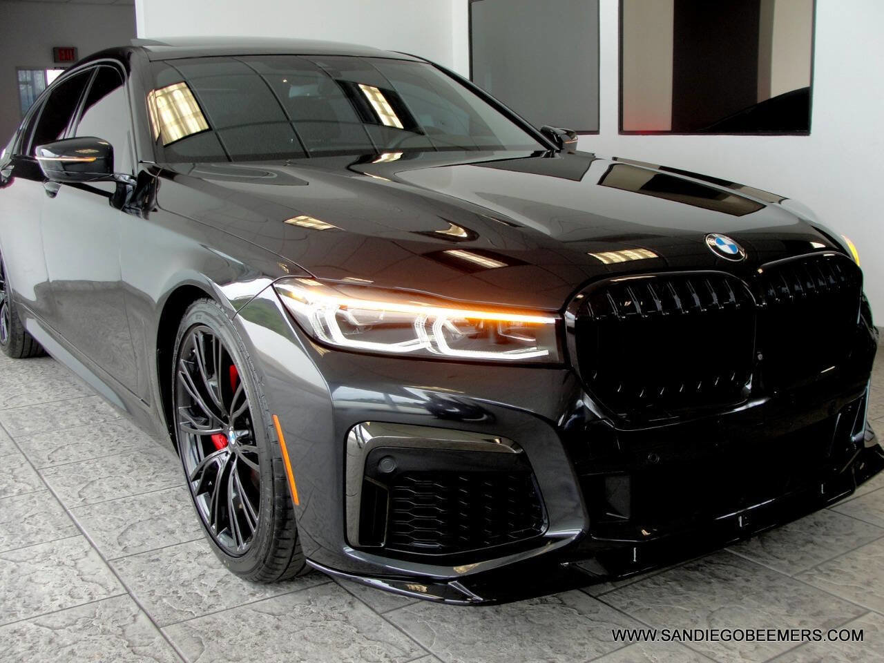 Used 2022 BMW 740i w/ M Sport Package image 47