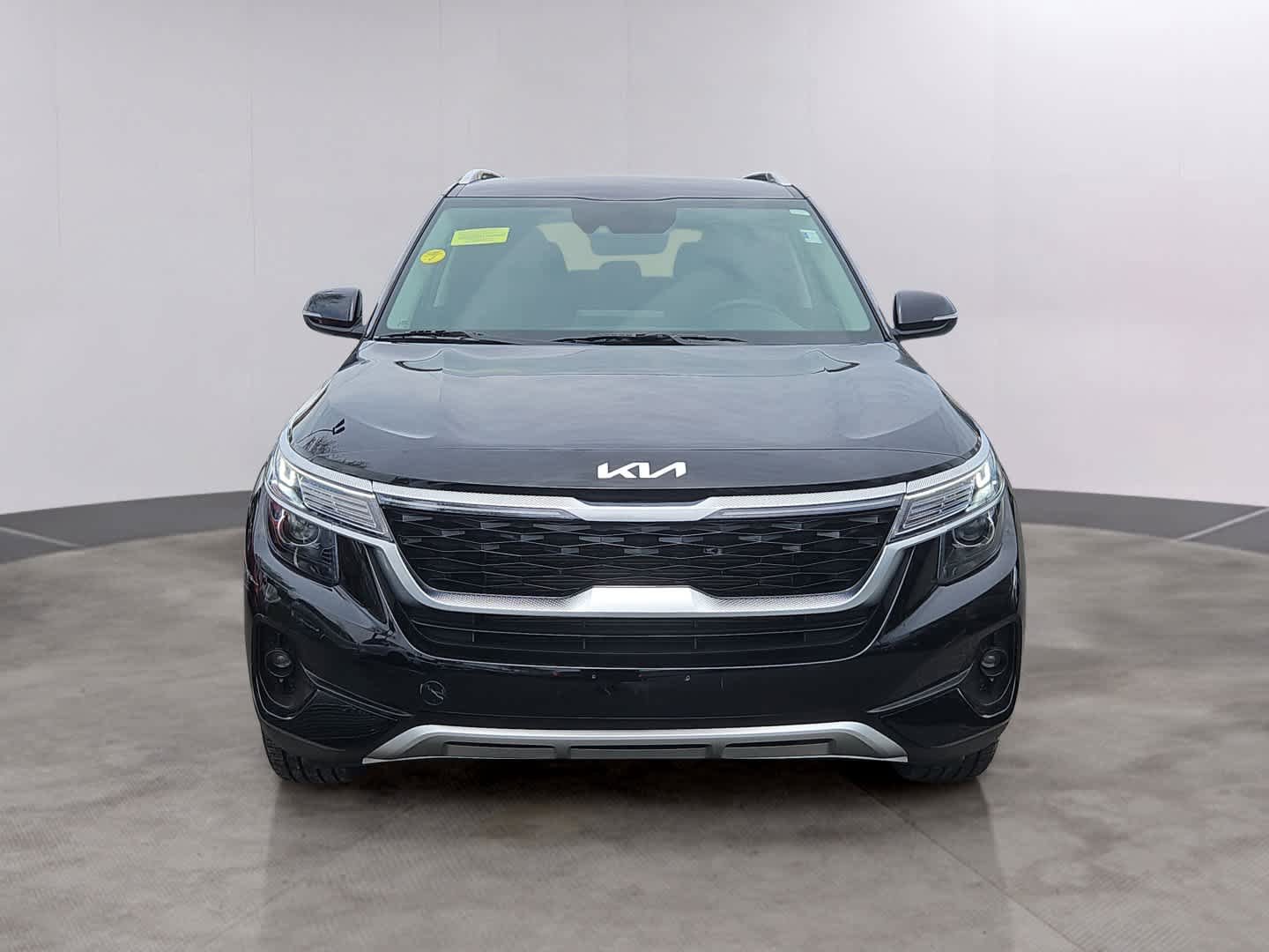 Used 2023 Kia Seltos S AWD/4WD image 2