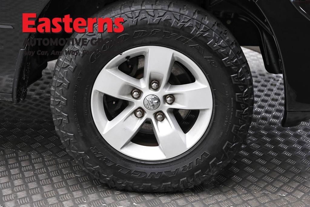 Used 2018 RAM 1500 Express image 31