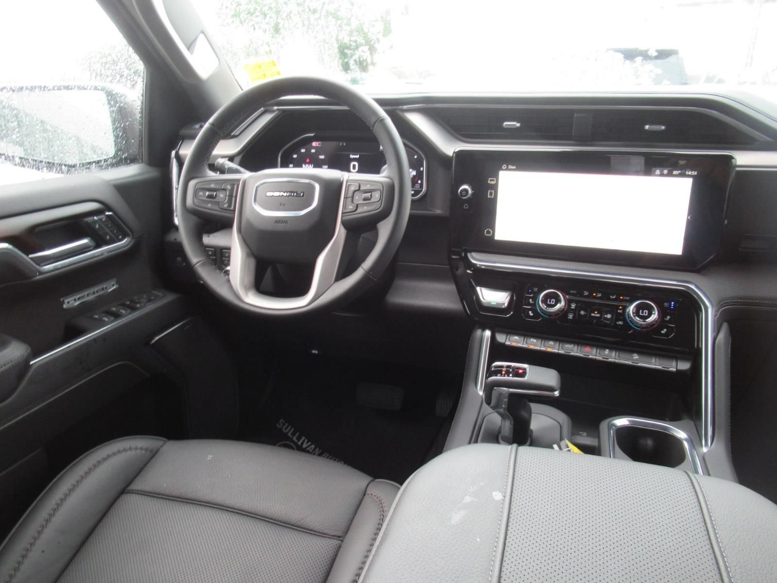 Used 2025 GMC Sierra 1500 Denali w/ Denali Reserve Package AWD/4WD image 13