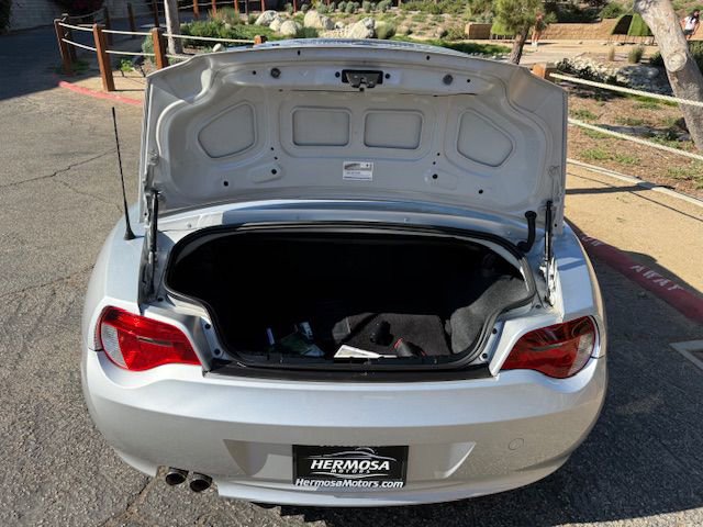 Used 2006 BMW Z4 3.0si image 32