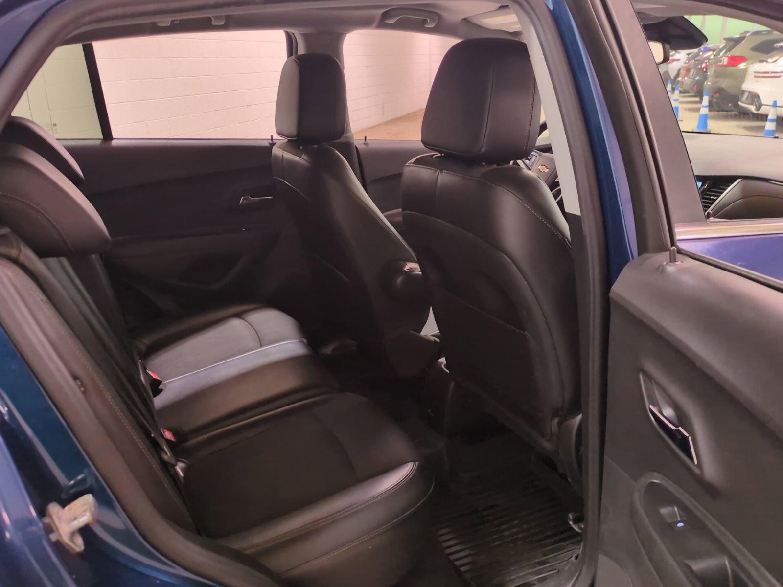 Used 2019 Chevrolet Trax LT w/ LT Convenience Package image 12