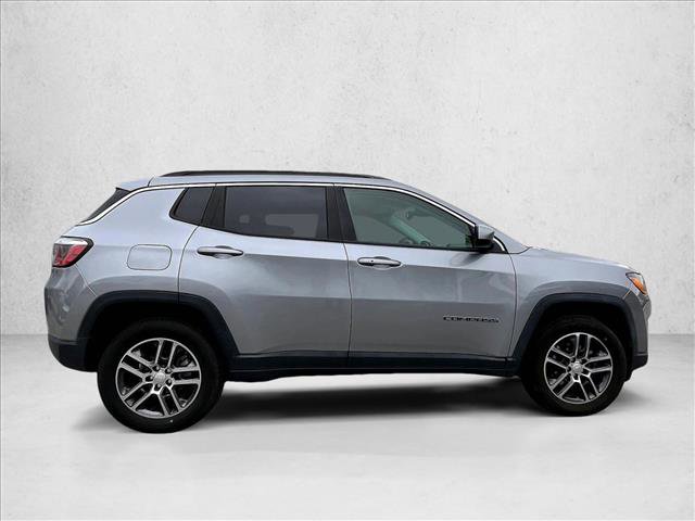 Used 2017 Jeep Compass Latitude w/ Popular Equipment Group image 5