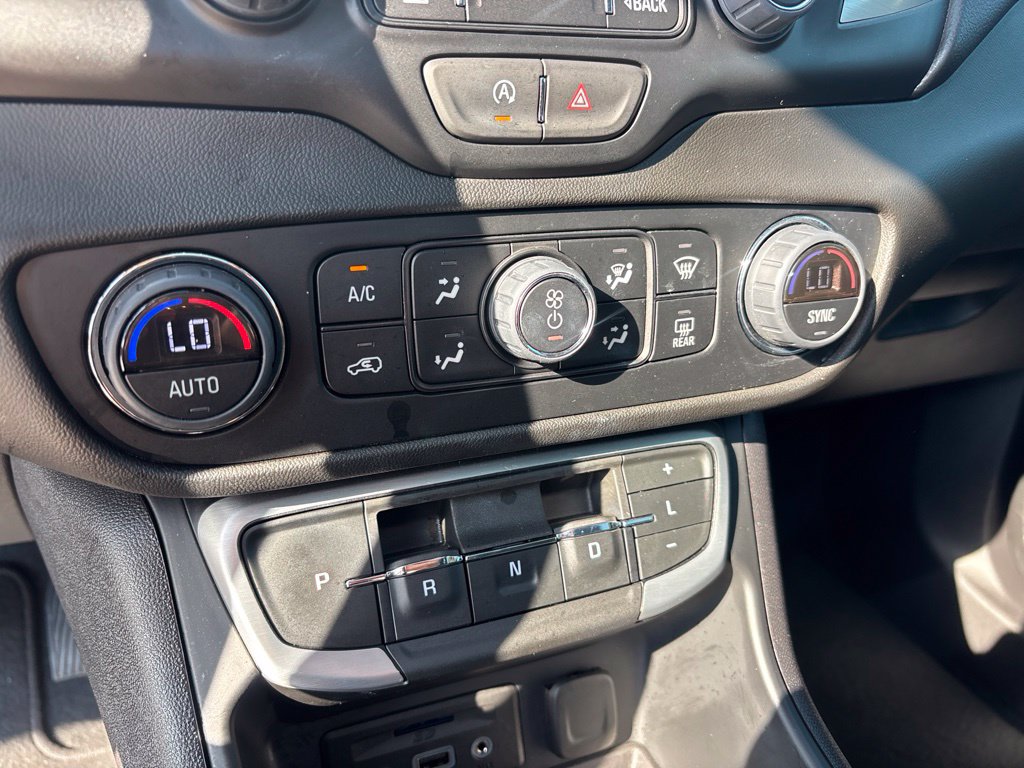 Used 2024 GMC Terrain SLT w/ Elevation Edition FWD image 20