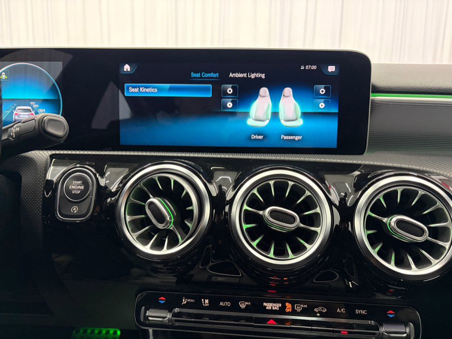 Used 2020 Mercedes-Benz A 220 4MATIC image 32