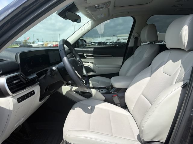 Used 2025 Kia Telluride S FWD image 9