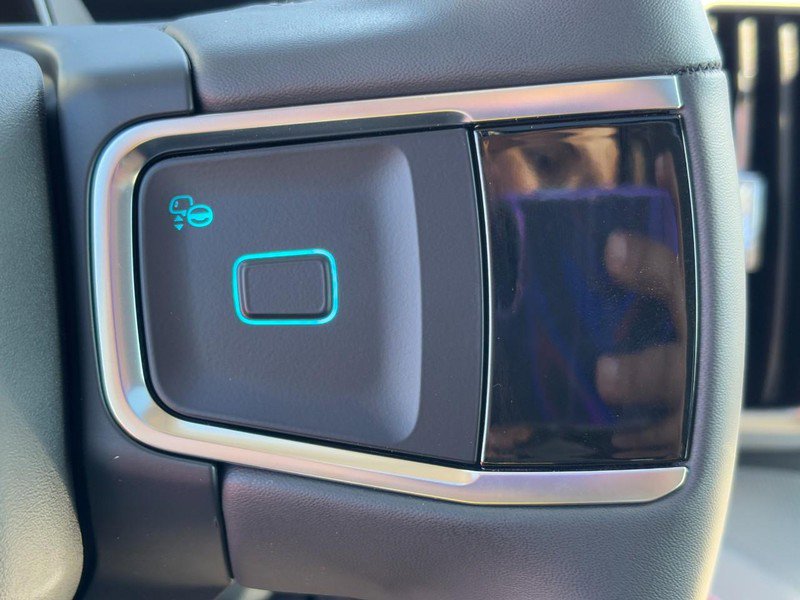 New 2025 Ford Expedition Active image 14