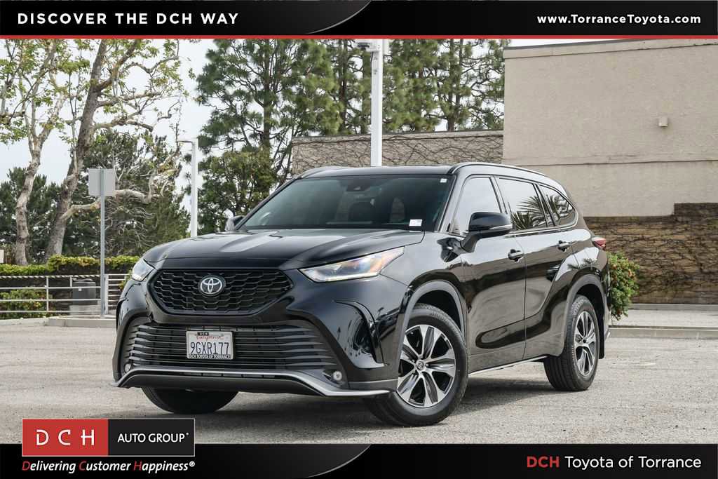 Used 2023 Toyota Highlander XSE image 1