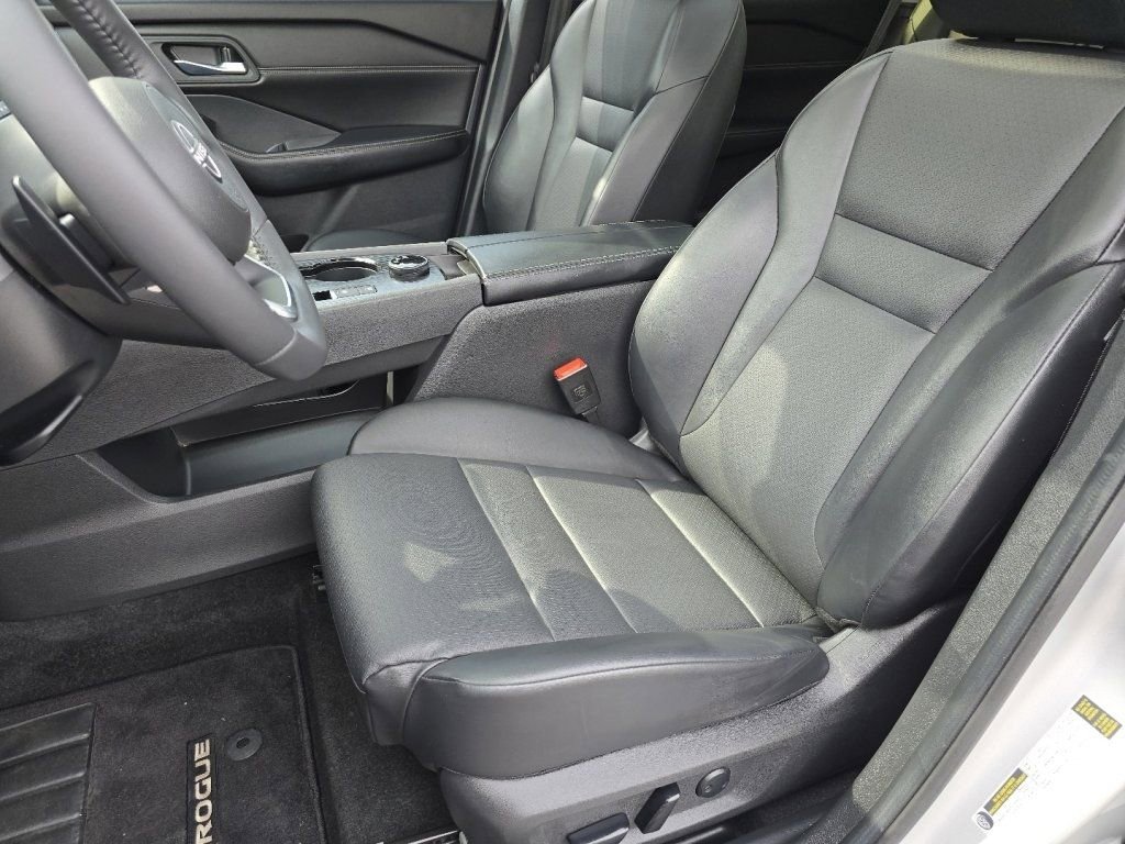 Used 2024 Nissan Rogue SV w/ SV Premium Package AWD/4WD image 28