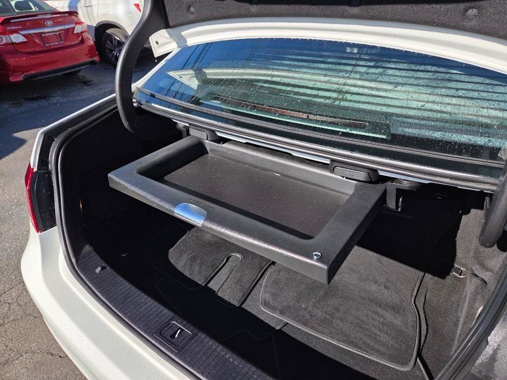 Used 2015 Mercedes-Benz E 350 4MATIC Sedan image 25