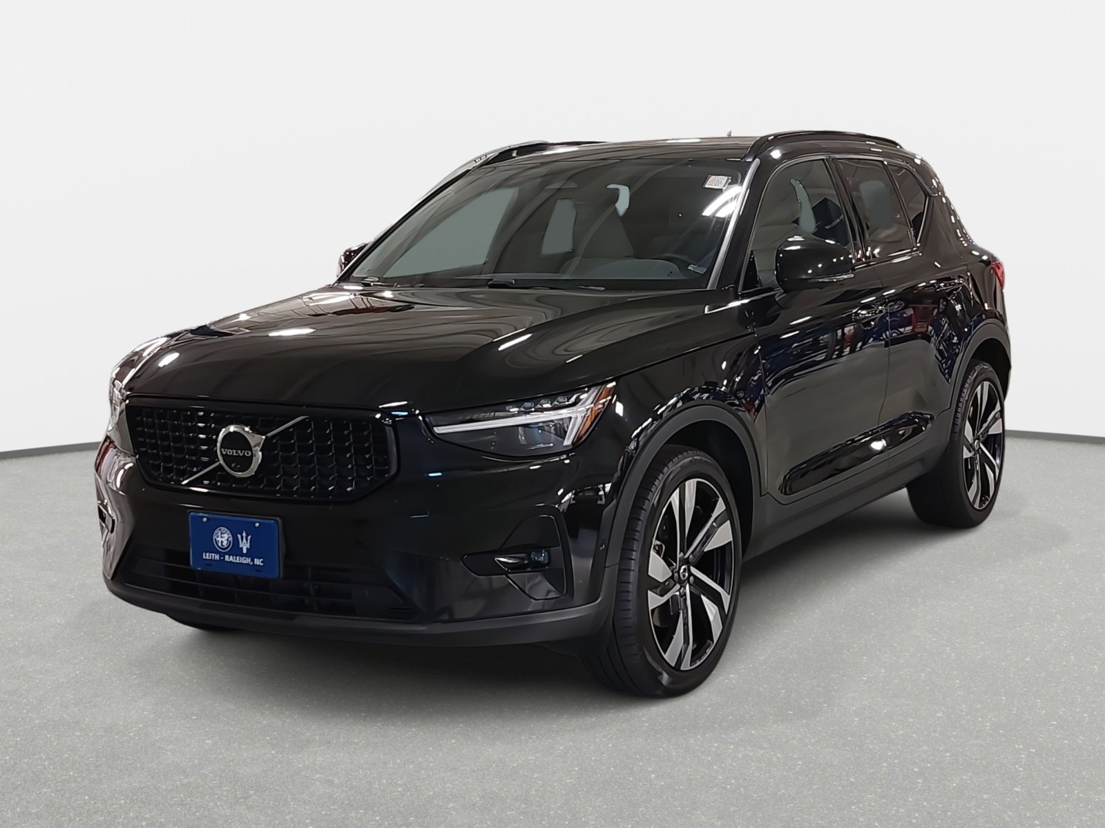 Used 2023 Volvo XC40 B5 Ultimate w/ Protection Package Premier