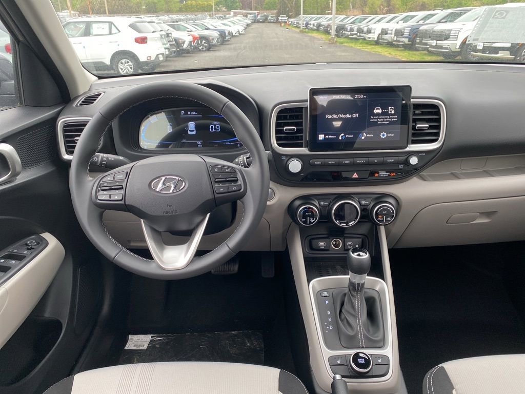 New 2026 Hyundai Venue SEL FWD image 10