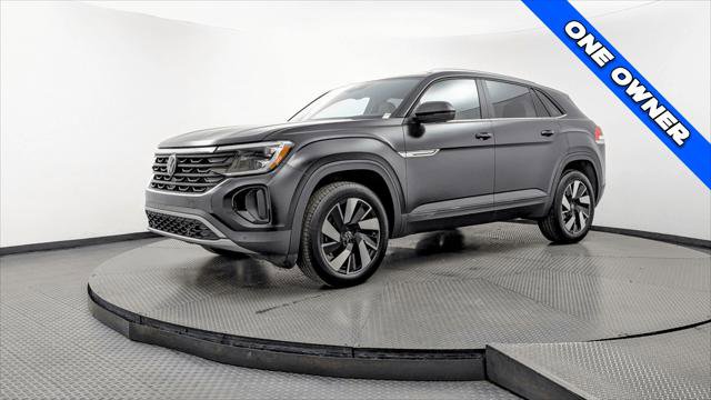 Used 2024 Volkswagen Atlas Cross Sport SE image 2