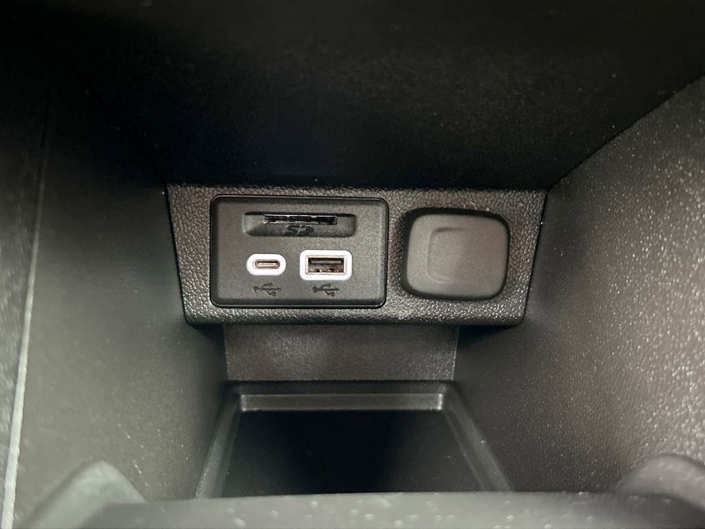 Certified 2023 Chevrolet Bolt LT image 35
