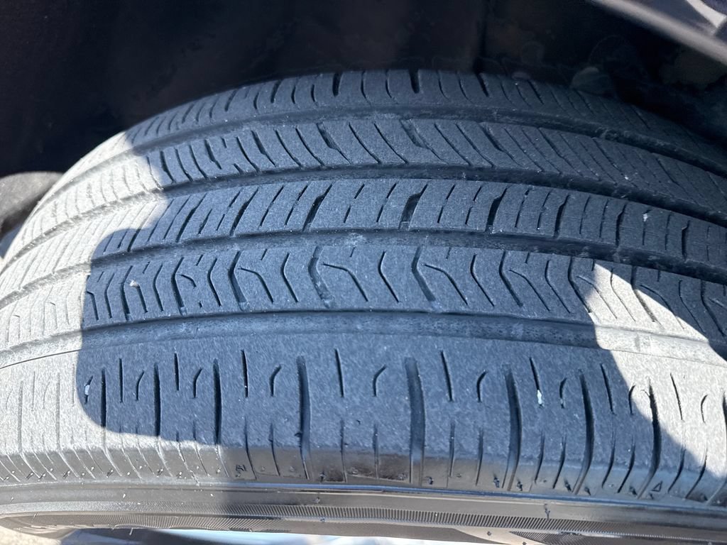 Used 2017 Chrysler Pacifica Touring FWD image 28