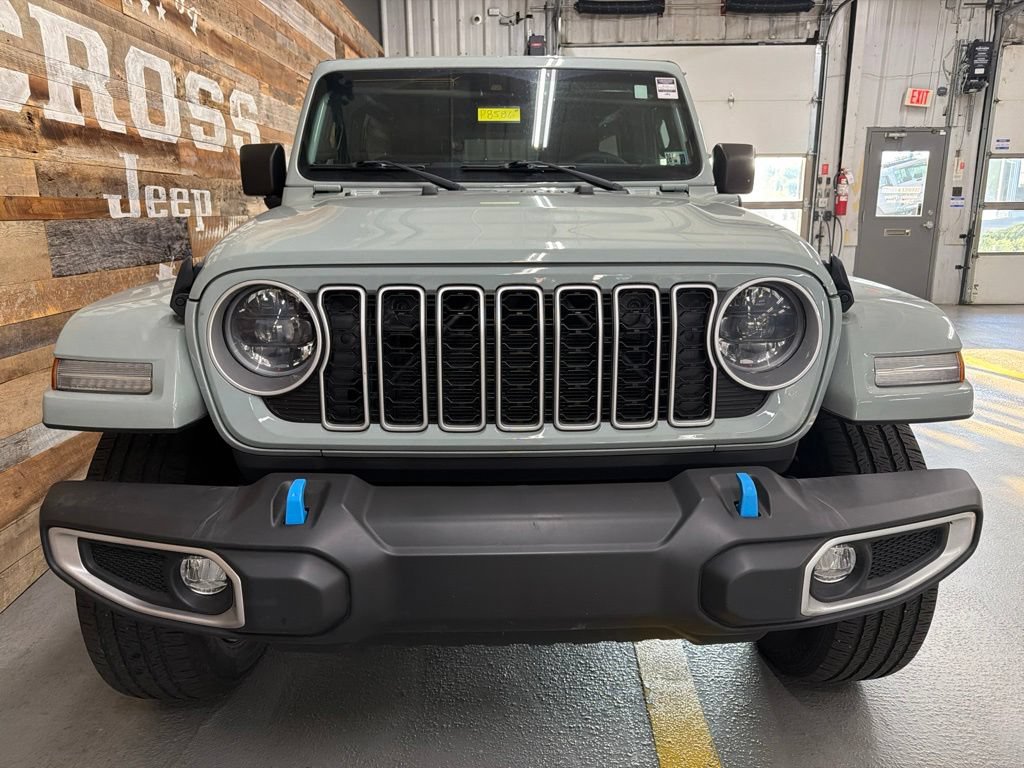 Used 2024 Jeep Wrangler Unlimited Sahara w/ Safety Group AWD/4WD image 4