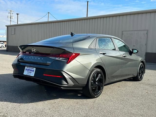 New 2026 Hyundai Elantra Sport image 4