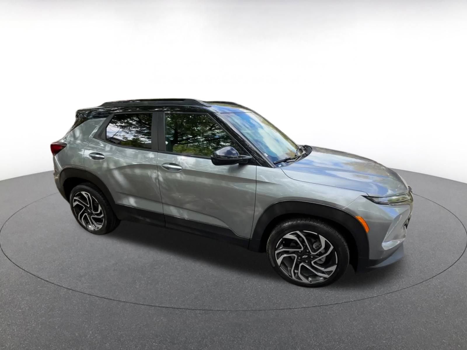 Used 2024 Chevrolet TrailBlazer RS w/ Convenience Package image 2