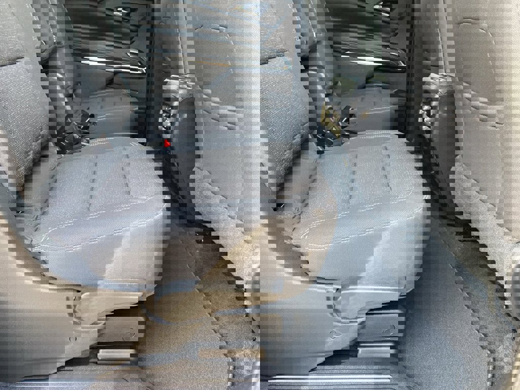 Used 2025 Chevrolet Traverse LT image 18