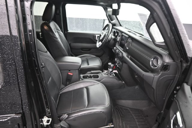 Used 2023 Jeep Wrangler Unlimited Sahara w/ Cold Weather Group AWD/4WD image 10