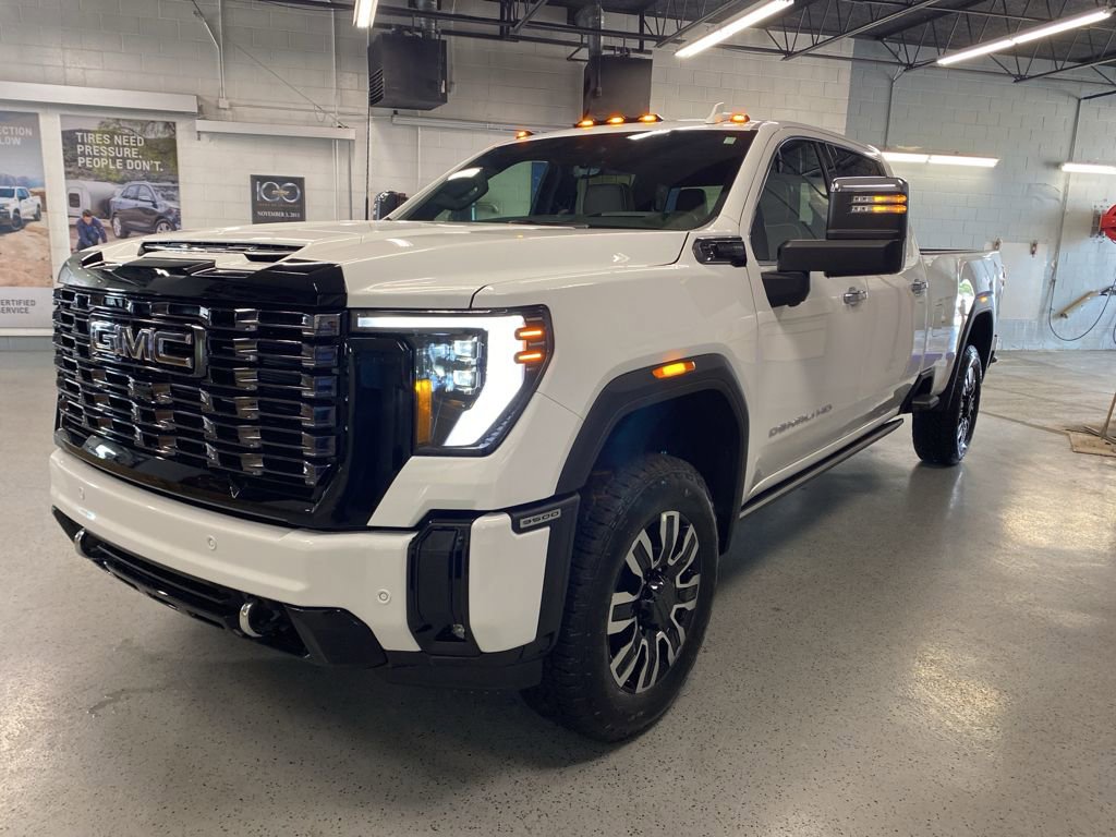 New 2025 GMC Sierra 3500 Denali Ultimate image 3
