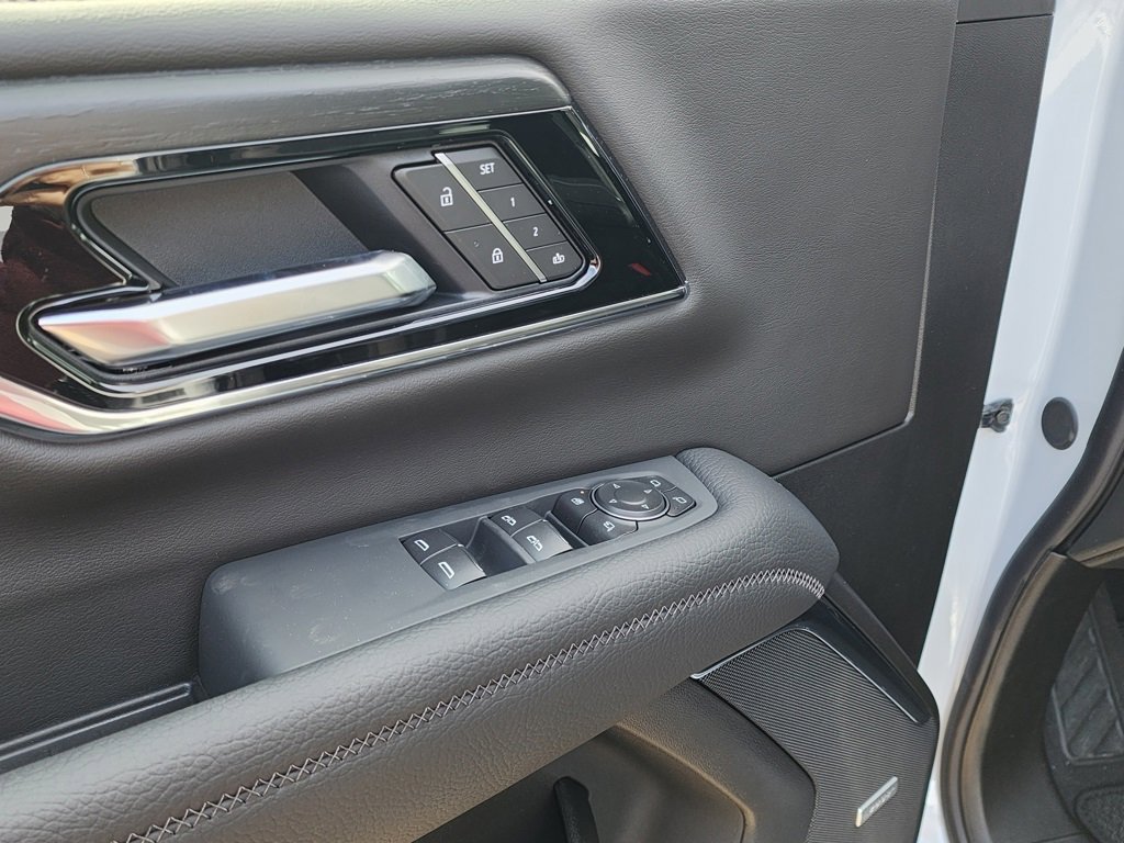 New 2026 GMC Yukon XL Denali w/ Sun & Power Step Package image 13