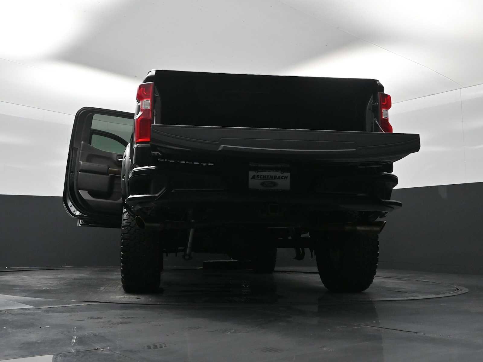 Used 2022 Chevrolet Silverado 1500 RST w/ Safety Package image 39