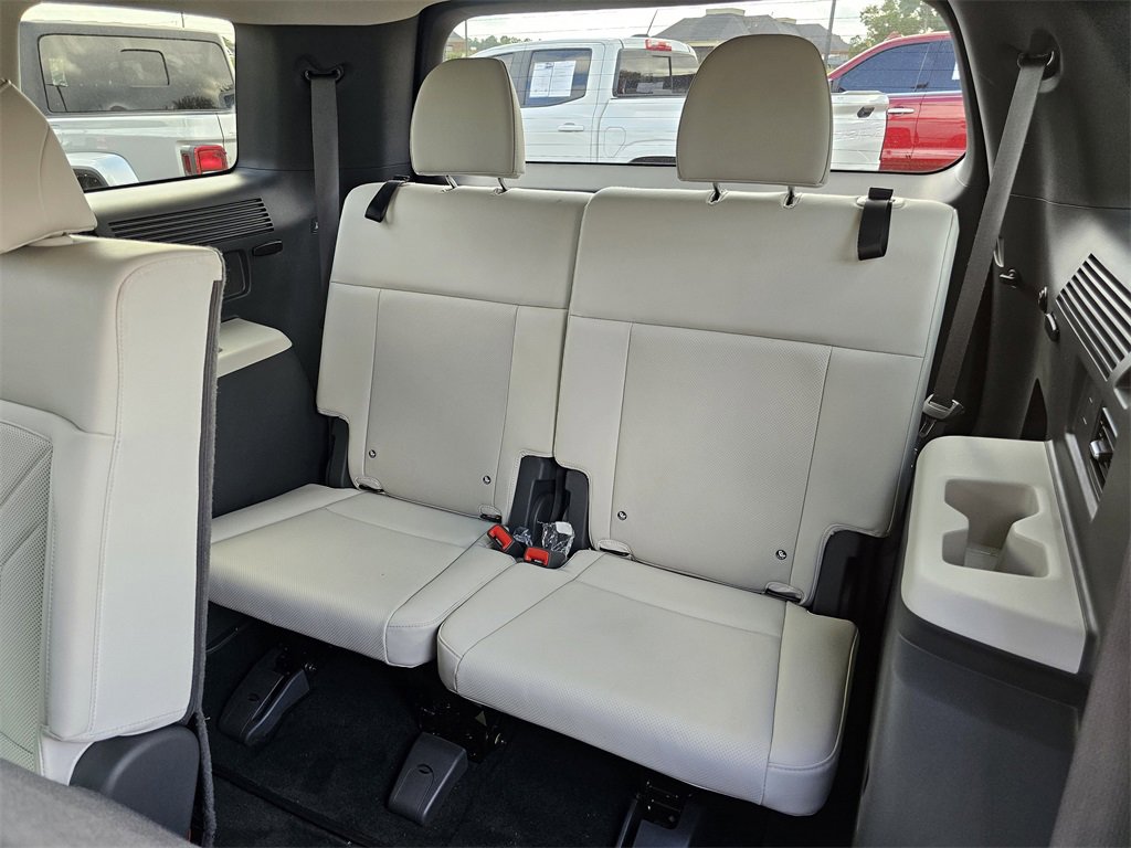 Certified 2025 Hyundai Santa Fe SEL image 17