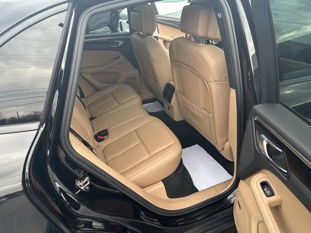 Used 2022 Porsche Macan image 19