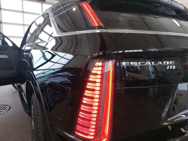 Used 2025 Cadillac Escalade IQ Luxury 1 w/ Smart Trailering package AWD/4WD image 34