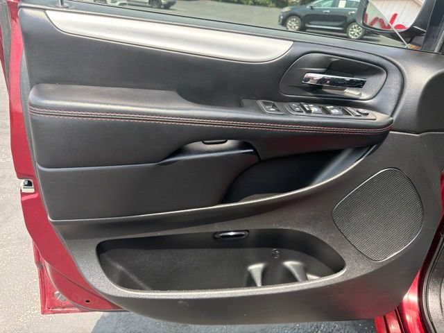 Used 2019 Dodge Grand Caravan GT FWD image 11