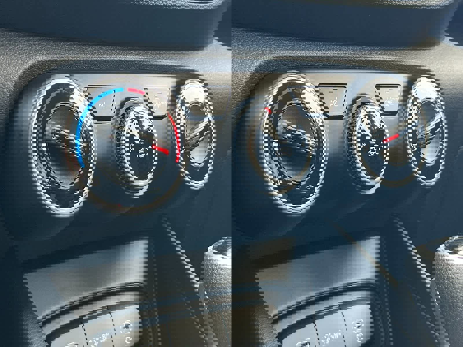 New 2026 Hyundai Venue SE image 19