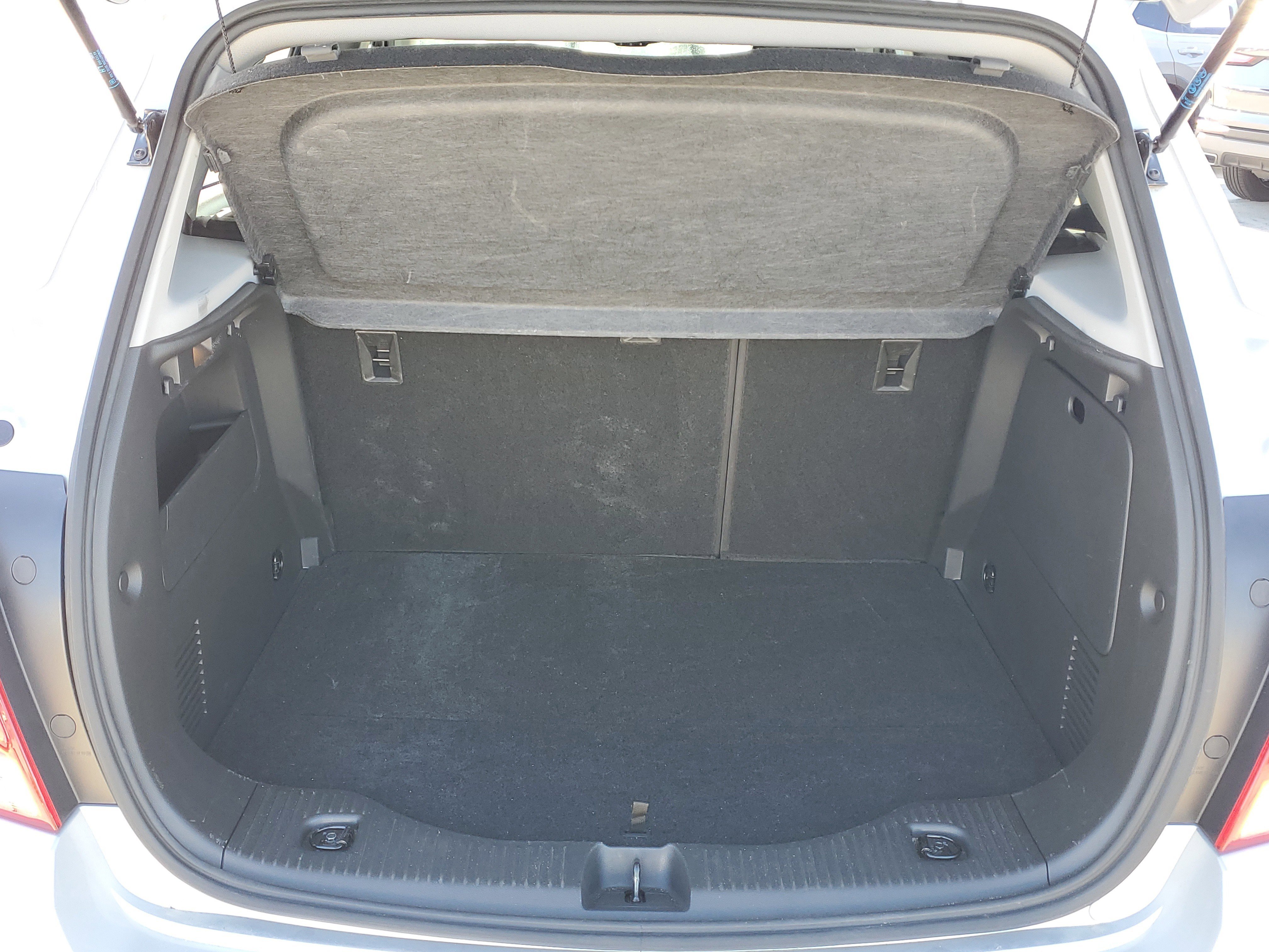 Used 2022 Chevrolet Trax LT w/ LT Convenience Package image 7