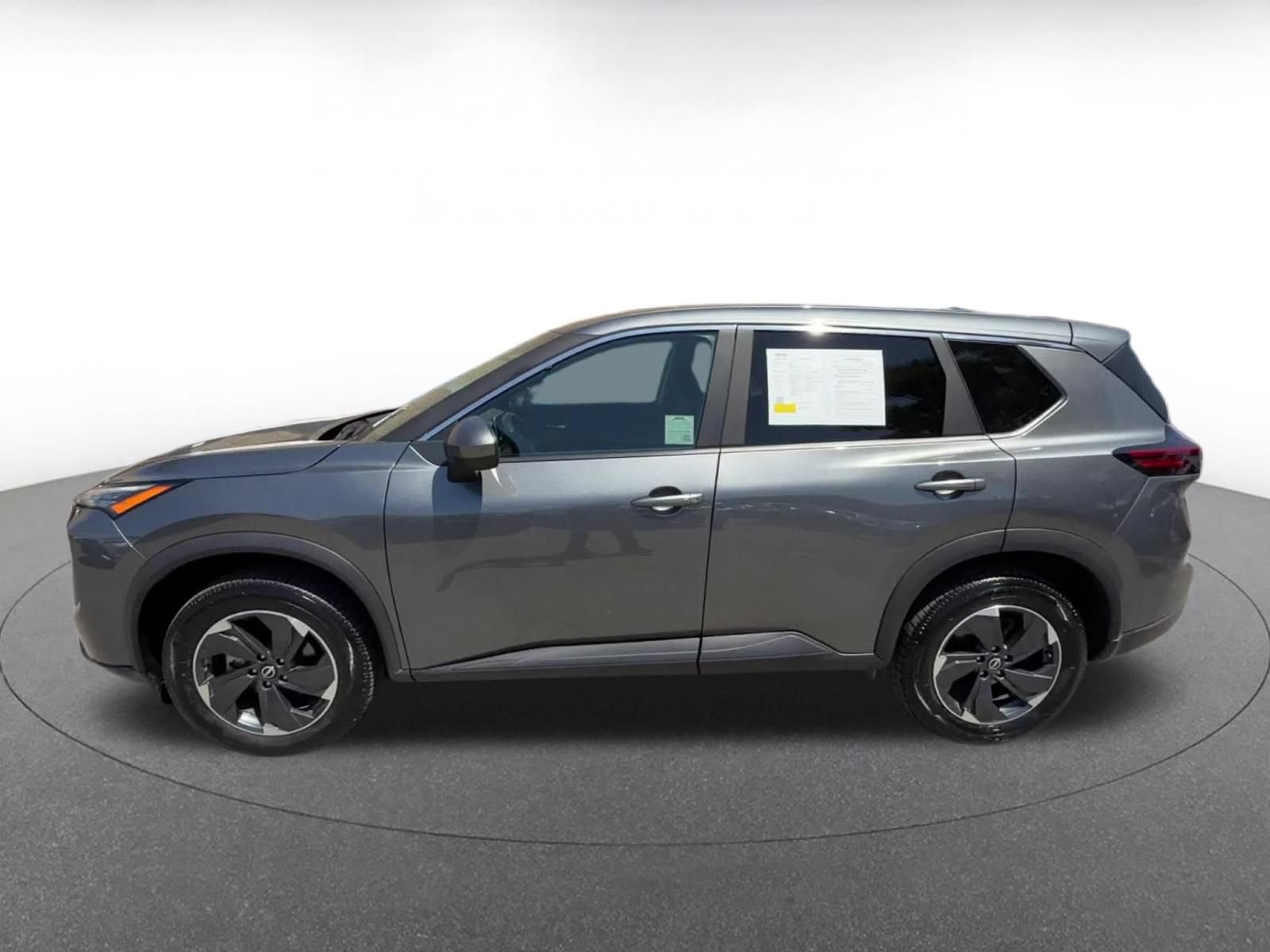 Used 2025 Nissan Rogue SV AWD/4WD image 9