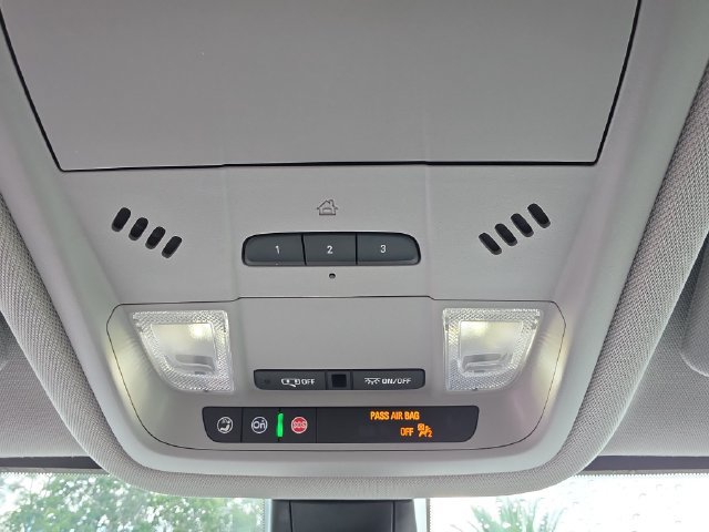 Certified 2023 GMC Acadia SLT FWD image 32