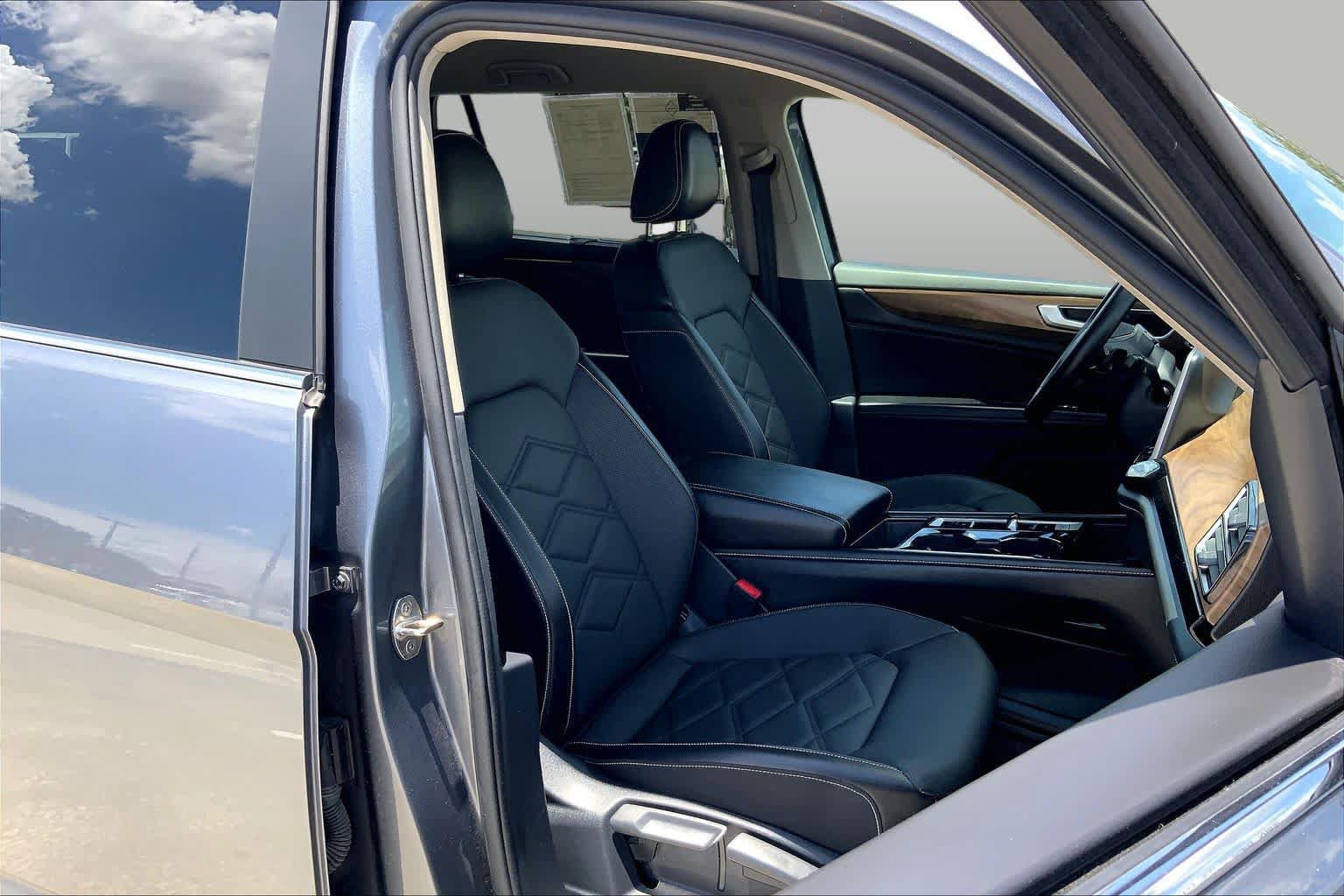 Used 2024 Volkswagen Atlas SE AWD/4WD image 9