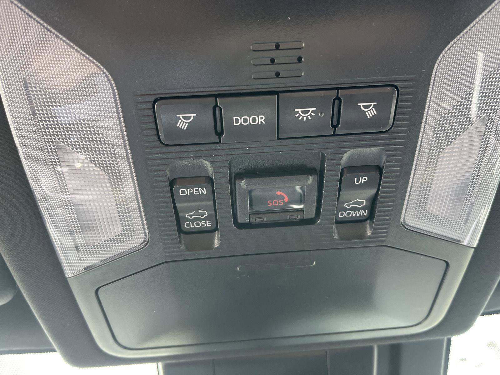 Used 2021 Toyota RAV4 SE w/ Weather & Moonroof Package image 20